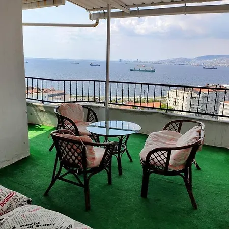 דירה Penthouse With Unique Sea View And Private Terrace איזמיר